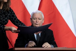 Law and Justice leader Jaroslaw Kaczynski signs coalition agreement in Warsaw